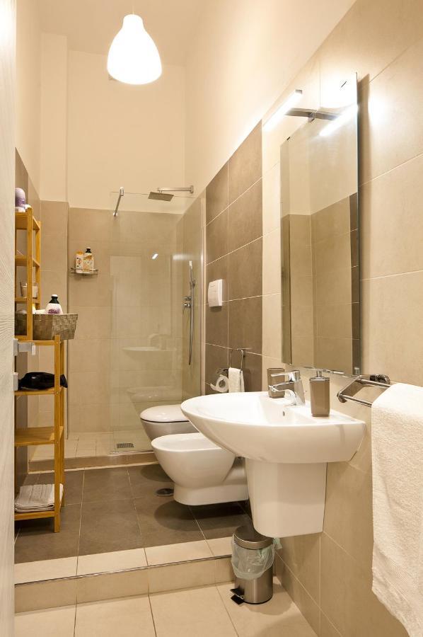 Le Corti Di Napoli Apartments Luaran gambar
