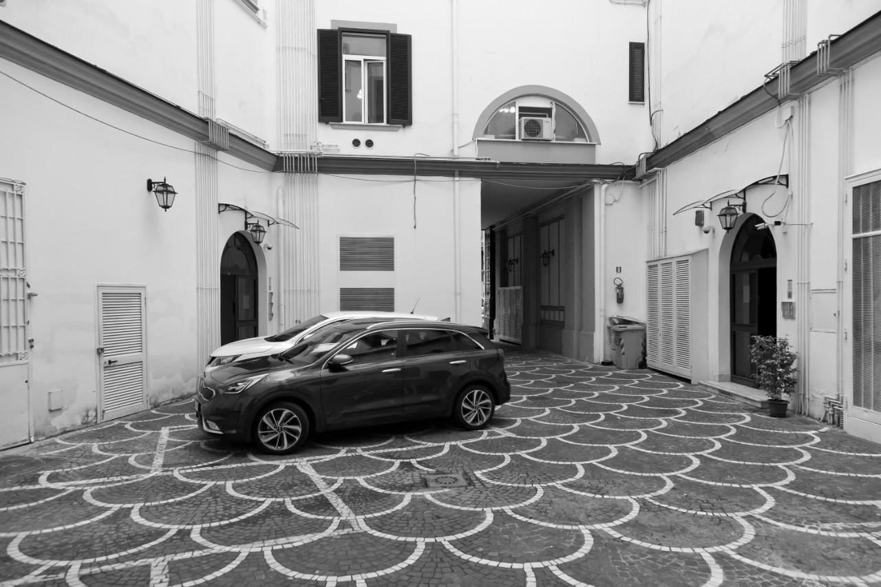 Le Corti Di Napoli Apartments Luaran gambar